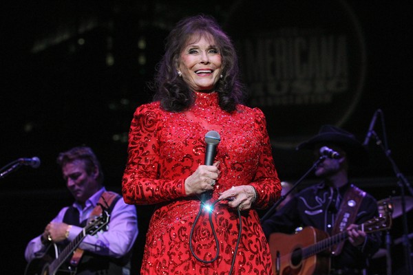 A cantora Loretta Lynn casou aos 15 anos (Foto: Getty Images)