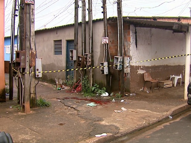 G Tr S Ficam Feridos Em Troca De Tiros Em Favela Na Zona Norte De