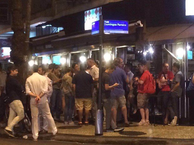 Bar em Copacabana lotado de gringos (Foto: Patricia Teixeira/G1)