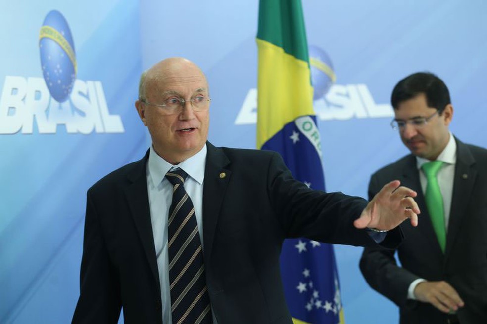 O ministro da Justiça, Osmar Serraglio, durante entrevista no Palácio do Planalto (Foto: Antonio Cruz / Agência Brasil)