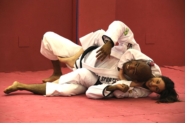Galeria Jiu Jitsu - Maria Melilo e atleta Serginho Moraes (Foto: Divulgação / José Devanir G Silva)