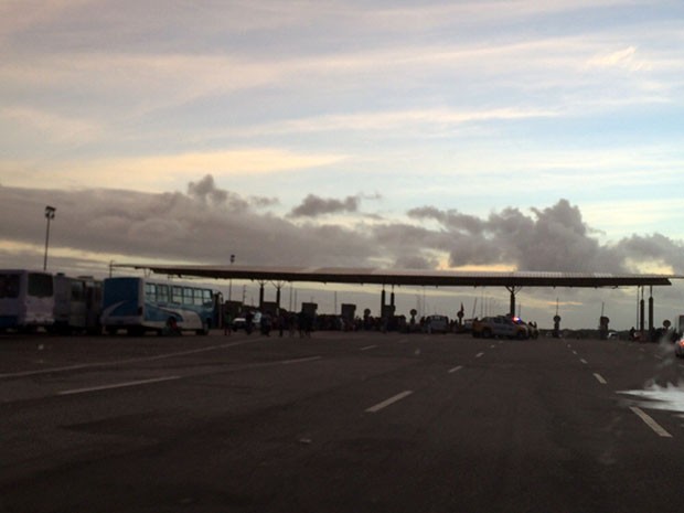MST liberou uma entrada de acesso ao aeroporto (Foto: Matheus Magalhães)