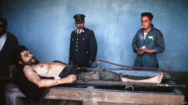 Agência francesa acabou deixando guardadas as fotos do corpo de Che por décadas  (Foto: AFP)
