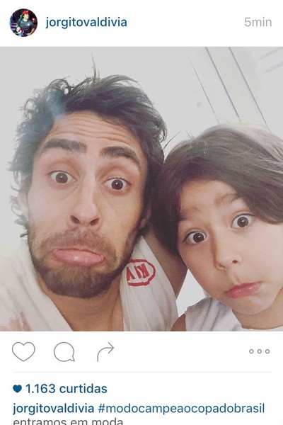 Valdivia ironiza Santos e Ricardo Oliveira: 