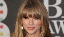 Taylor Swift dá gorjeta de R$ 1200 em jantar (Getty Images)