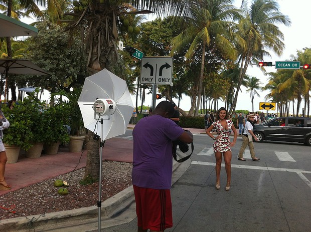 Andressa Urach posa para fotos em Miami (Foto: CO Assessoria / Divulgação)
