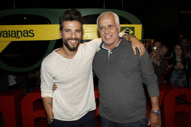Bruno Gagliasso com o pai Paulo  (Foto: Celso Tavares / Ego)