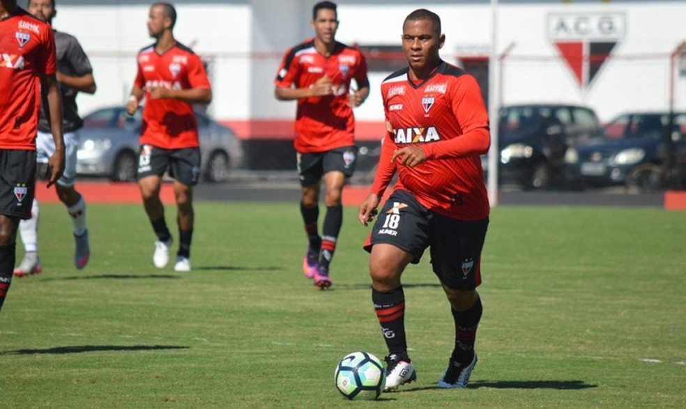 Walter é uma das novidades no Atlético-GO (Foto: Paulo Marcos/Atlético-GO)