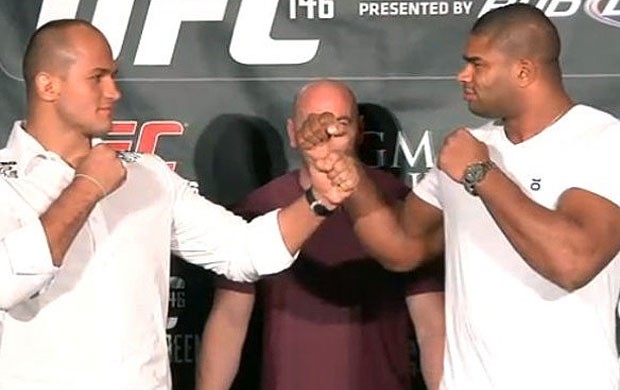 Junior Cigano Overeem luta UFC (Foto: Reprodução / UFC) Junior Cigano Overeem luta UFC (Foto: Reprodução / UFC)