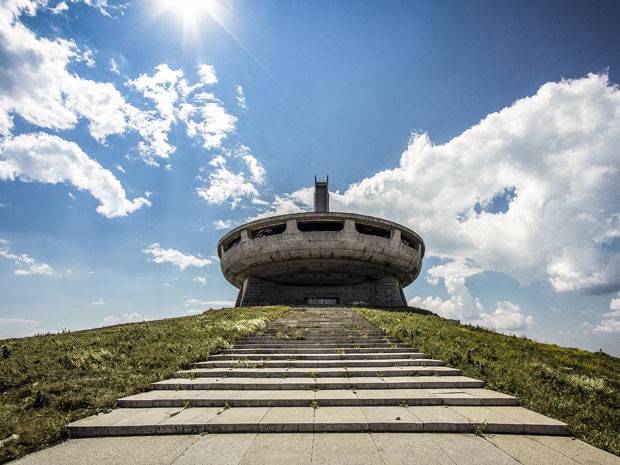 O Monumento Buzludzha, edifício comunista que parece disco voador (Foto: Creative Commons/Kamren Barlow Photography)