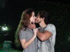 Rayanne Morais e Douglas Sampaio se beijam em festa no Rio
