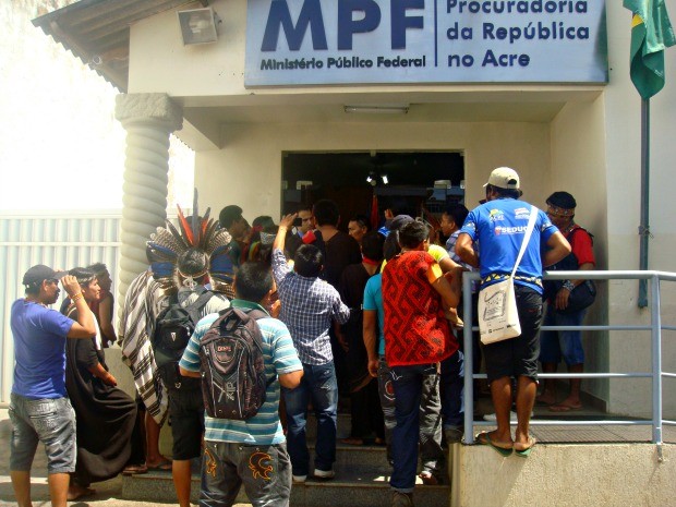 Indigenas se reuniram com procuradores do MPF nesta quinta-feira (Foto: Juliet Matos / Arquivo Pessoal)