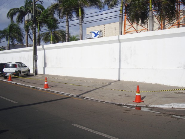 Local onde Décio Sá estacionou o seu veículo. (Foto: Zeca Soares)