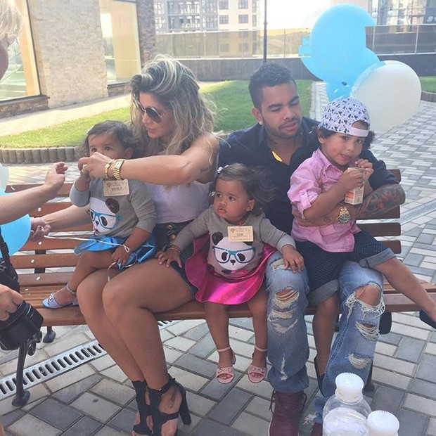 Família de Dentinho e Dani Souza (Foto: Reprodução/ Instagram)
