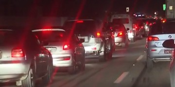 Motorista é feito refém em assalto em rodovia em Santos (Reprodução/Tv Tribuna)