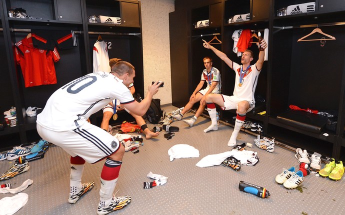 Podolski comemoração vestiário Alemanha (Foto: Getty Images)