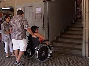 Deficientes vão às urnas, mas são impedidos de votar em Uberlândia (Foto: Reprodução/TV Integração)