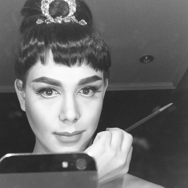 Paolo Ballesteros se transforma em Audrey Hepburn (Foto: Instagram / Reprodução)
