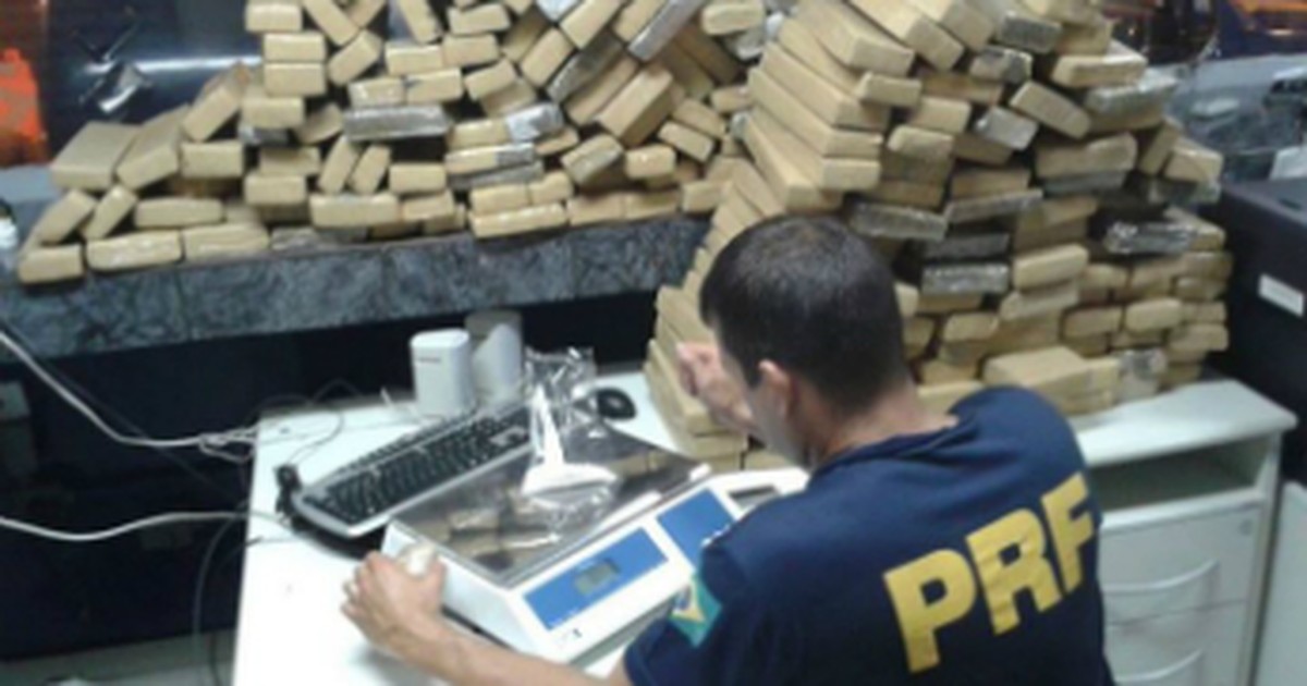 Polícia prende quatro pessoas e apreende 195 quilos de maconha - Globo.com