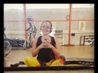 Ex-BBB Paulinha malha e posta foto: 'Hoje foi só eu e a academia'