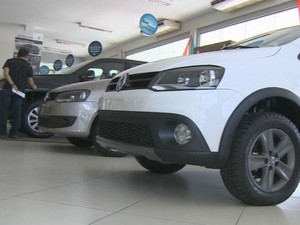 Fluxo nas concessionárias tem sido alto, porém poucos tem crédito aprovado em Manaus (Foto: Reprodução/TV Amazonas) Fluxo nas concessionárias tem sido alto, porém poucos tem crédito aprovado em Manaus (Foto: Reprodução/TV Amazonas)