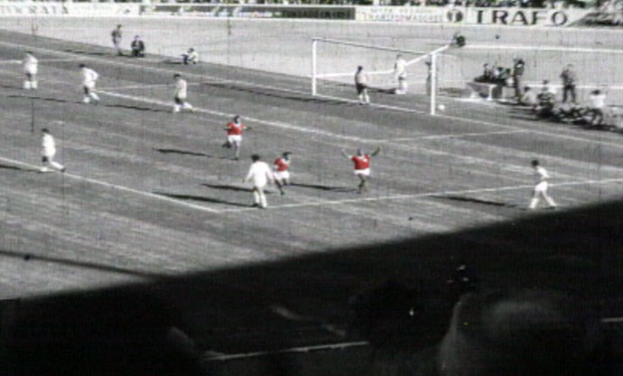 inter benfica inauguração beira-rio 1969 gol claudiomiro (Foto: Reprodução/RBS TV)