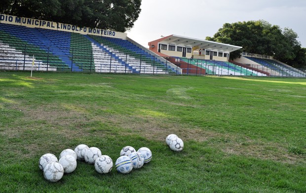 Estádio Lindolfo Monteiro - Teresina (Foto: Josiel Martins/GLOBOESPORTE.COM)