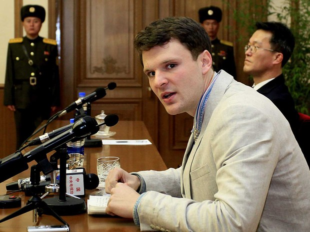 O estudante universitário norte-americano Otto Warmbier em Pyongyang, em 29 de fevereiro (Foto: Kim Kwang Hyon / AP Photo)