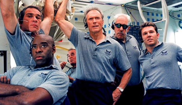 Frank (Clint Eastwood) recruta sua antiga equipe para missão (Foto: Divulgação/Reprodução)