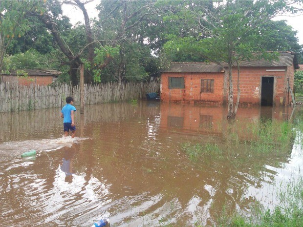Mais de 30 casas estão alagadas em Bela Vista, segundo município (Foto: Hemerson Buiú/Top Notícia)