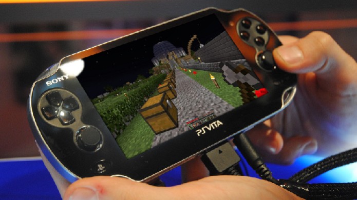 Versão PS Vita sai de graça para quem tem Minecraft: PlayStation 3 Edition comprado na PSN (Foto: poweredbyredstone.net) (Foto: Versão PS Vita sai de graça para quem tem Minecraft: PlayStation 3 Edition comprado na PSN (Foto: poweredbyredstone.net))