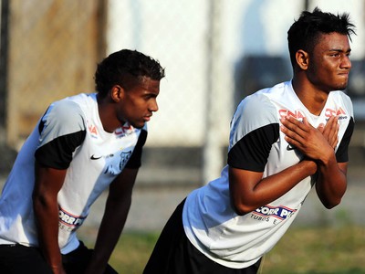 Jogadores da base do Santos (Foto: Pedro Ernesto Guerra / Santos FC)