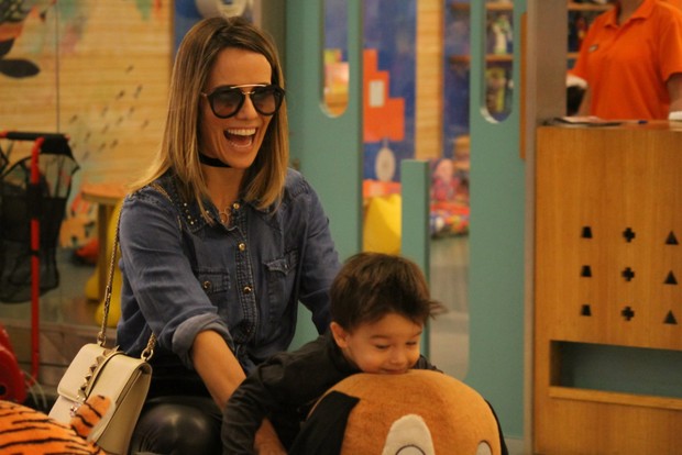 Fernanda Pontes e o filho (Foto: Daniel Delmiro / AgNews) Fernanda Pontes e o filho (Foto: Daniel Delmiro / AgNews)
