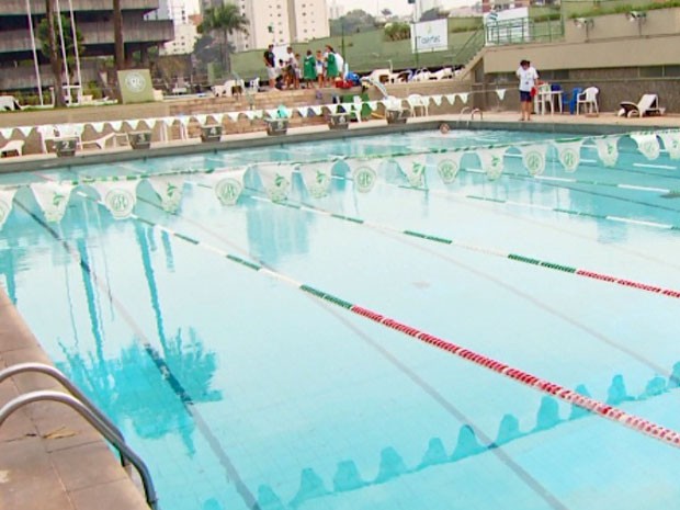 Homem é encontrado morto em piscina do Guarani, em Campinas (Foto: Reprodução / EPTV)