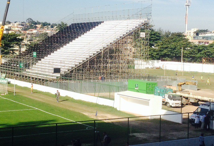 Aré destinada para visitantes na Arena Botafogo (Foto: Marcelo Baltar)