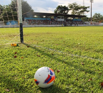 Estádio Álvaro Felício Abrahão, em Xapuri (Foto: João Paulo Maia)