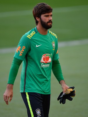 Além da seleção brasileira, Alisson é protagonista no Liverpool - Esportes  - Jornal NH