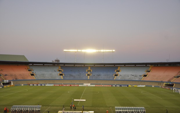 Serra Dourada - Goiás x Fluminense - Copa do Brasil 2013 (Foto: Guilherme Gonçalves / Globoesporte.com)