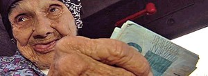 Aos 107, idosa recebe aposentadoria atrasada (Reprodução/TV Anhanguera)