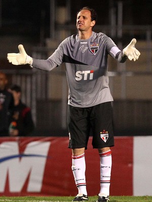 Rogério Ceni São Paulo jogo Atlético-GO (Foto: Gaspar Nóbrega/VIPCOMM)