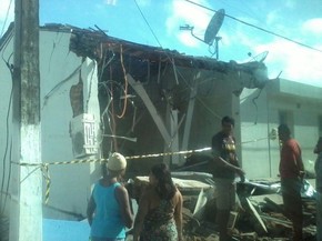 Agência bancária explode em Santana do Mundaú (Foto: Arquivo pessoal/ Tiago Alvino)
