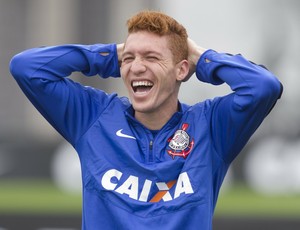Ferrugem exalta elenco do Timão e vê equipe pronta para o Brasileirão
