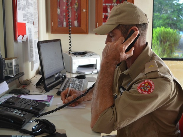 Em um dos trotes, corporação viajou quase 100 km por causa de trote  (Foto: Eliete Marques/ G1)