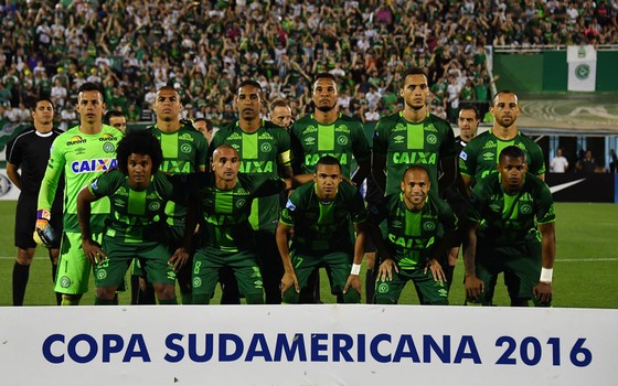 Time da Chapecoense que estava na final da Copa Sulamericana (Foto: NELSON ALMEIDA/AFP)