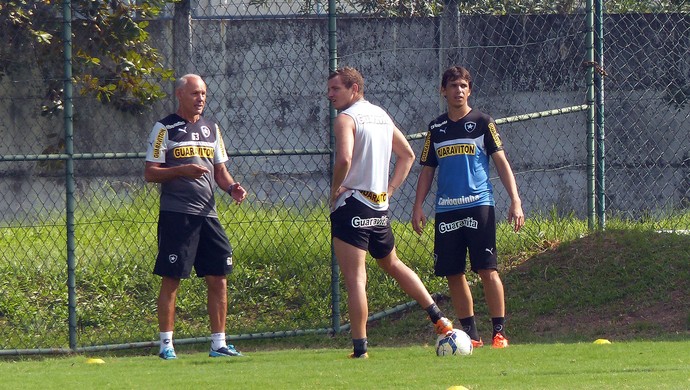 Botafogo treino Marcelo Mattos (Foto: Thiago Benevenutte) Botafogo treino Marcelo Mattos (Foto: Thiago Benevenutte)