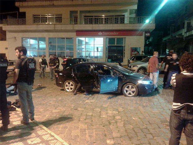 Resultado de imagem para Dez bandidos são mortos pela polícia após explodirem caixa eletrônico no Sul de Minas