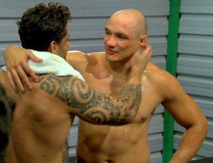 Rick Monstro cumprimenta Vitor Miranda TUF Brasil (Foto: Reprodução/TV Globo)