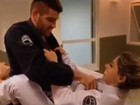 Vanessa Mesquita derruba e dá chave de braço em instrutor de jiu-jítsu