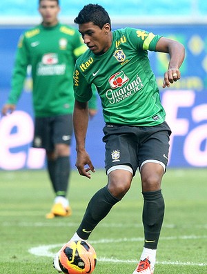 Paulinho brasil treino (Foto: Mowa Press)