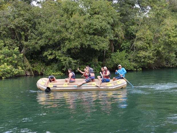 Passeio de bote pelo rio Formoso oferece ao turista a oportunidade de contemplar a fauna e flora (Foto: Anderson Viegas/G1 MS)